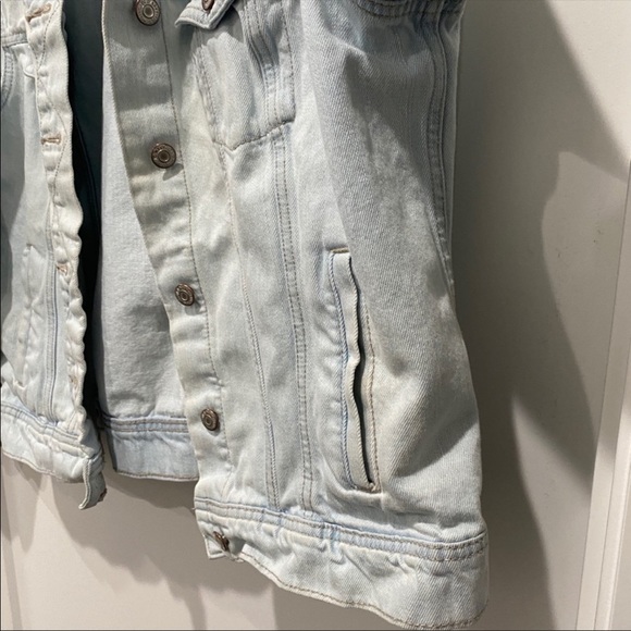 Light Denim Jacket - Picture 4 of 9